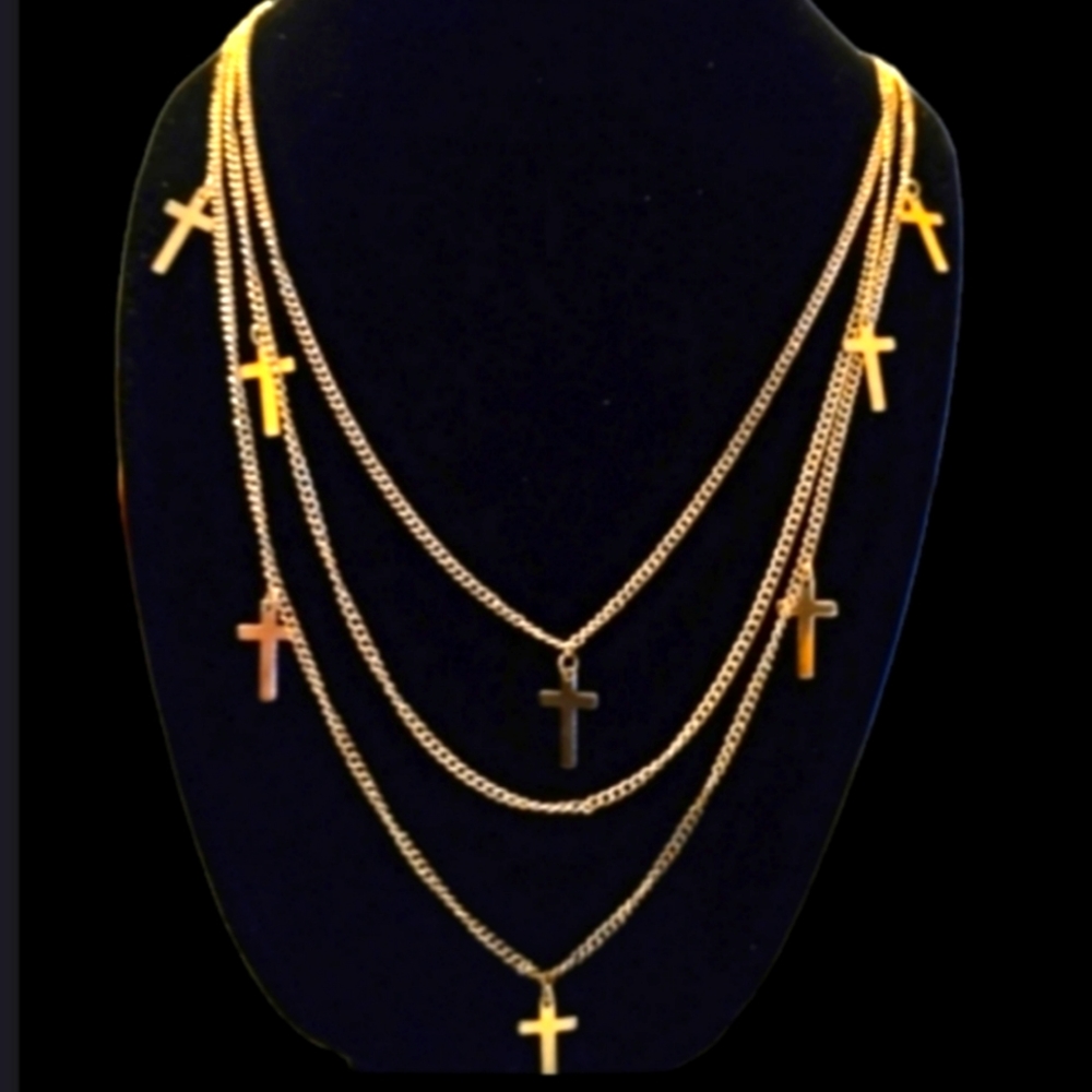 🆕🏷️NWOT Gold Plated 3 in 1 Cross Necklace📿